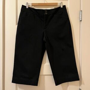 Dockers • Black Chino Clamdiggers • Cropped Wide Leg • Size 12